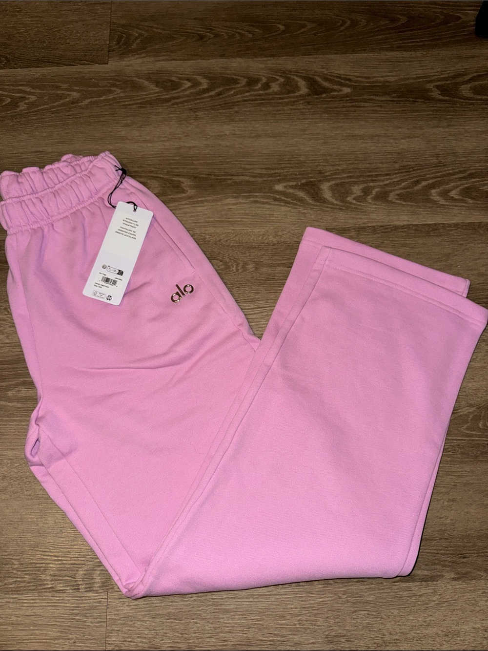 ALO Yoga Candy Heart Pink straight leg Sweatpants